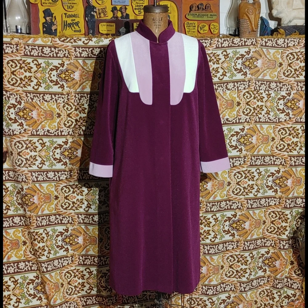 VTG old lady crap robe